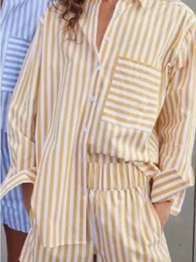 AYR Size Medium Yellow Stripe Classic Button-Up Top